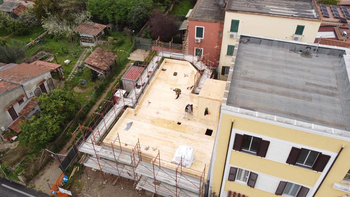 Ricostruzione in CLT, Roma